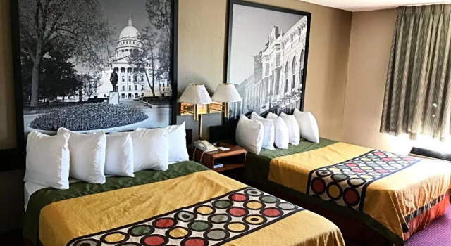 Standard Vierer Zimmer Super 8 By Wyndham Madison East