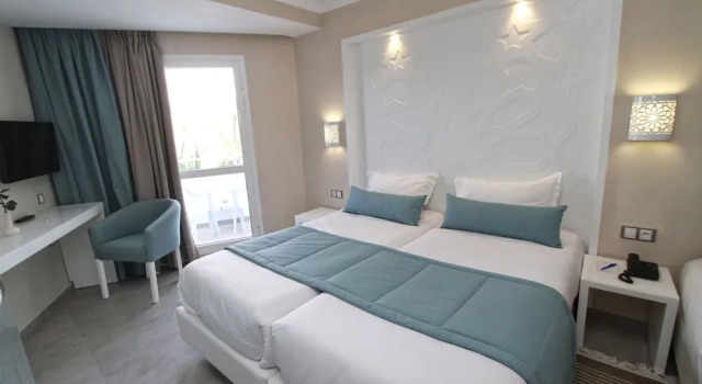 Номер Standard с балконом Sahara Beach Aquapark