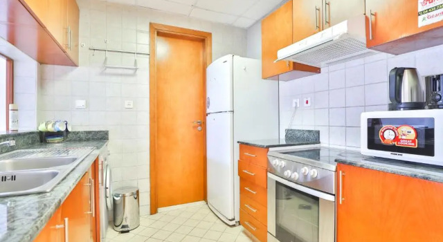 OYO 356 Home MAG 214 JLT, Забронировать Отель Джумейра , рядом с Станция метро Jumeirah Lake Towers