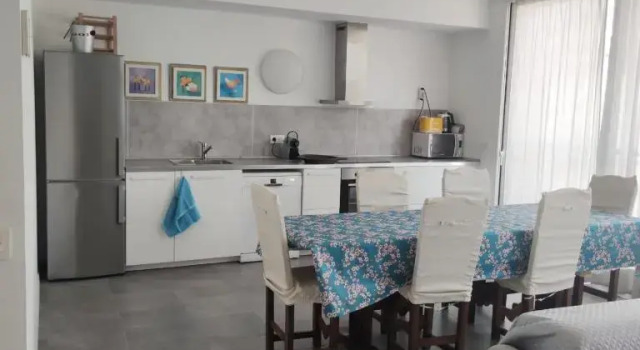 Апартаменты с 2 комнатами Apartment close to the beach with free parking