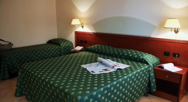 Hotel Tito Serranò