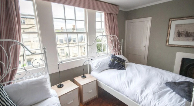 Spacious 5 Bed Ideally Located in the Heart of Historic Bath City Cent, Забронировать Апартаменты/квартира Бат Bath and North Somerset, рядом с Old Orchard Street Theatre