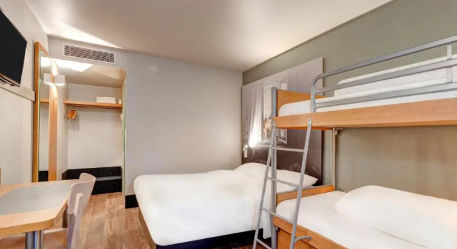 Четырёхместный номер B&B HOTEL Louveciennes
