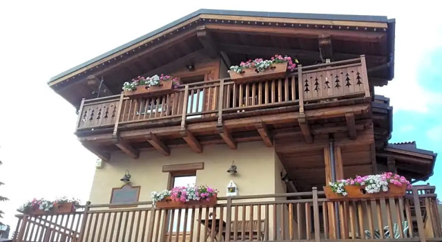 B&B Petit, Забронировать Отель «постель и завтрак» Саузе-д'Ульс Val di Susa, рядом с Горнолыжный курорт Саузе-д’Ульс - Жувансо