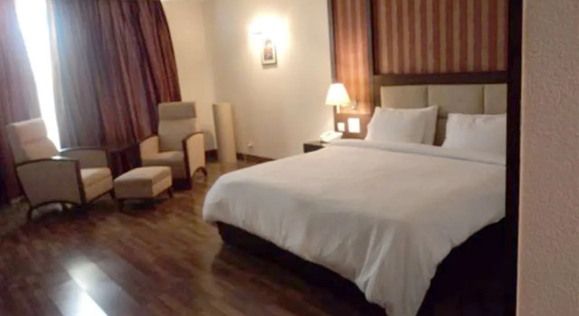 Номер Superior Legend Sarovar Portico Baddi