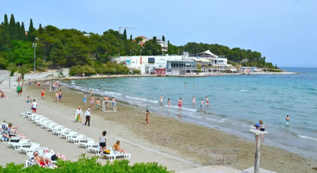 Beach apartment Neira, Prenota Appartamento Splitska 
