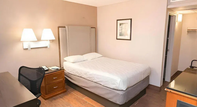 Двухместный номер Standard с балконом Econo Lodge Inn & Suites Yuma