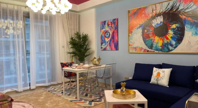 Art-Centric Signature Apartment With Beach-View