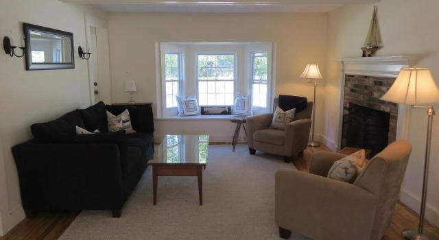 46 Fairview Drive South - Three Bedroom House