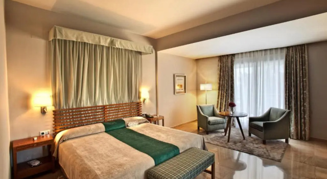 Полулюкс Parador de Cordoba