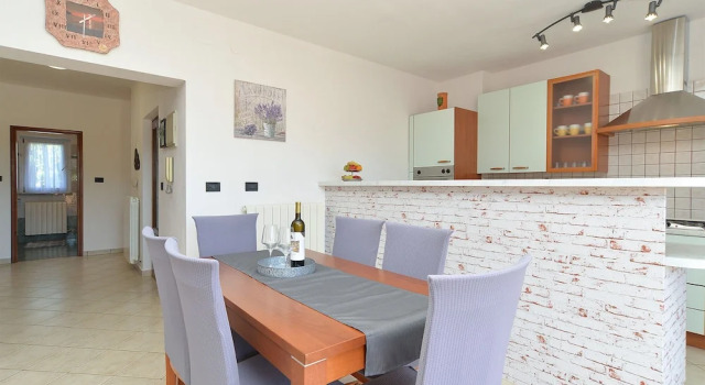Апартаменты с 3 комнатами с балконом Apartments Emil 596