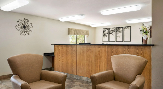 Oak Tree Inn Elko, Book Hotel Hoteller i Elko med parkering, Parkering
