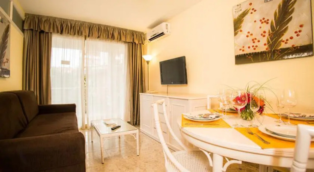 Aparthotel Ona Novelty, Забронировать Апарт-отель Апарт-отели Салоу, рядом с Концертный зал городского театра, Апарт-отель