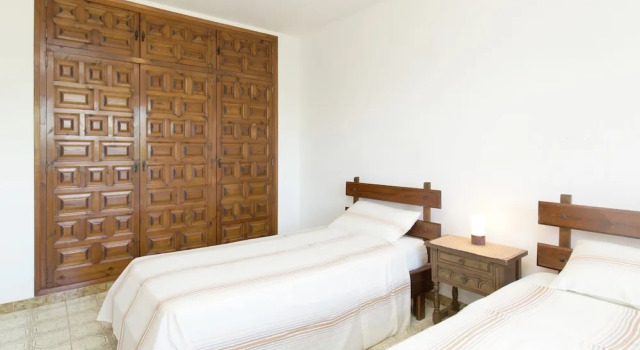 Апартаменты Small Building with 4 Apartments near Beach