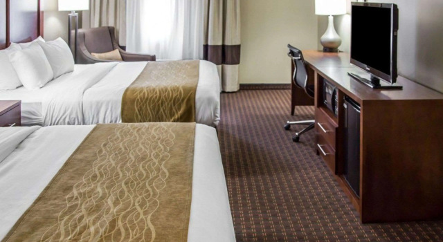 Четырёхместный номер Standard Comfort Inn & Suites Riverview near Davenport and I-80