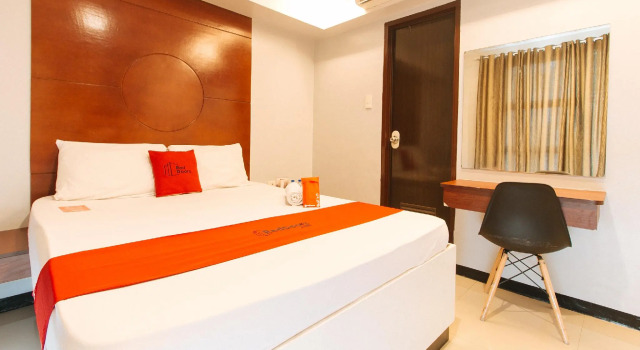 Двухместный номер Standard RedDoorz near Bambang Station