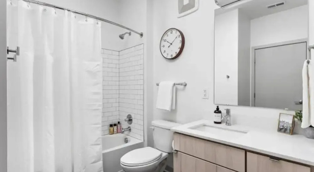 Апартаменты Deluxe CozySuites on Mass w garage parking 21