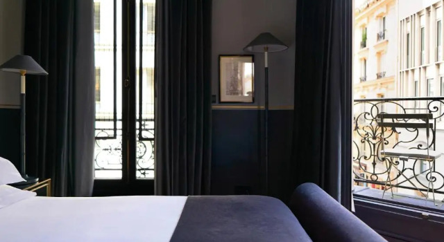 Двухместный номер Deluxe с балконом Monsieur George Hotel & Spa - Champs-Elysées