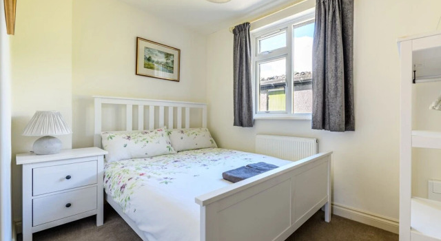 2 Orchard Leigh