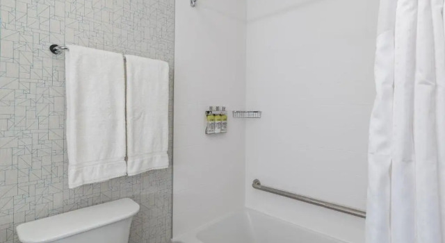 Номер Deluxe Holiday Inn Express & Suites Kelowna - East by IHG