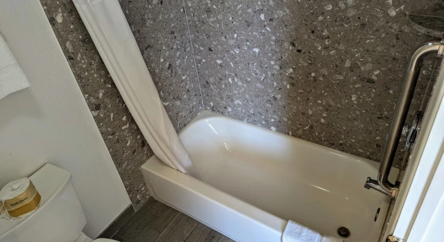 Четырёхместный номер Standard Royal Inn