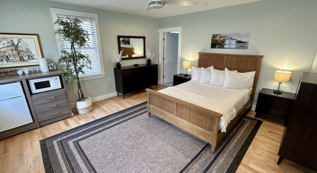 Downtown Newport Gem 1br W/ Parking & Prime Spot 1 Bedroom Apts