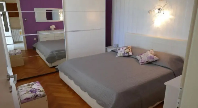 Apartments Davorka, Prenota Appartamento Hotel a Isole Quarnerine con parcheggio, Parcheggio
