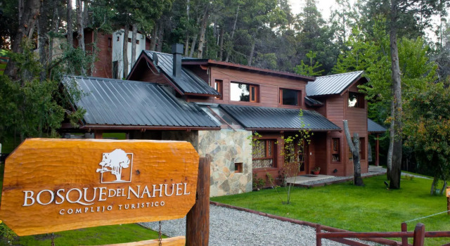 Кровать в общем номере с видом на озеро Cabañas Bosque del Nahuel