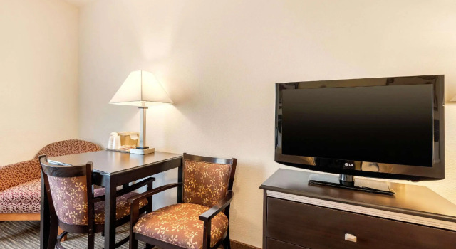 Четырёхместный номер Standard Quality Inn & Suites Limon