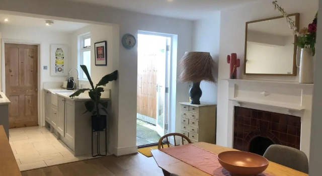 Коттедж Boutique City Centre Home