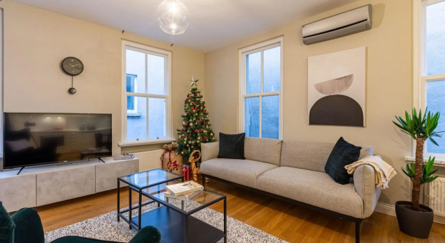 MISSAFIR Exceptional Flat w/Bosphorus View and Rec Room 3-Min Walk to Istiklal Street in Beyoglu, Забронировать Отель Бейоглу Стамбул, рядом с Галатасарайский лицей