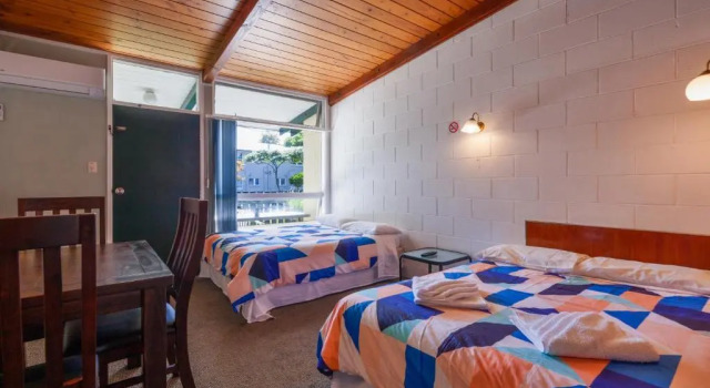 Четырёхместный номер Standard Aaryn Court Motel