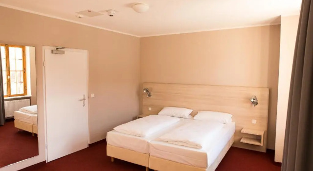 Rasthof & Motel Hermsdorfer Kreuz, Reserva ahora Motel Hermsdorf 