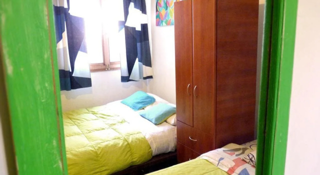 Pinos Azules Hostel, Забронировать Хостел Сантьяго Столичный регион Сантьяго, рядом с Стадион «Насиональ-де-Чили»
