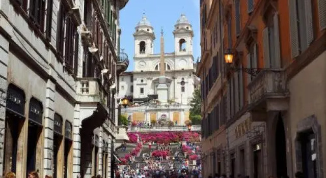Historical Apartment near Spanish Steps