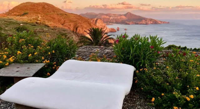 Коттедж Case Quattrocchi - Giardino e Terrazzi con vista Panoramica sul Mare, Etna e Vulcano