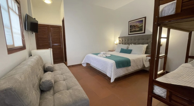 Четырёхместный номер Standard с красивым видом из окна Hosteria Punta Blanca