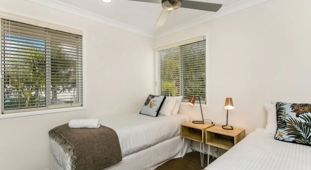 Tradewinds 4 - beachside 3 BR townhouse, Забронировать Отель Бангало Byron Bay Hinterland