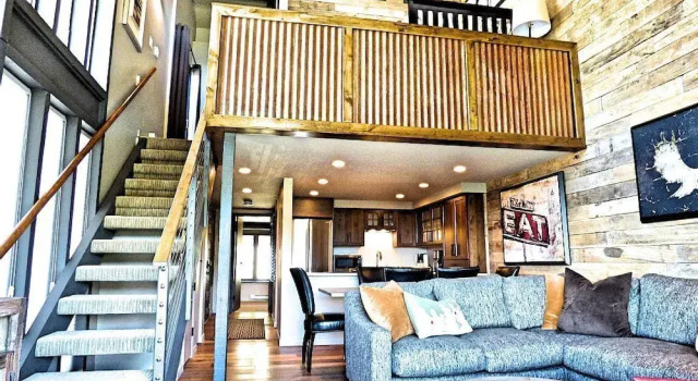 Lift Tickets Perfect Penthouse Rustic Finishes Fireplace, Забронировать Апартаменты/квартира Стимбот-Спрингс Колорадо, рядом с Preview Ski Lift