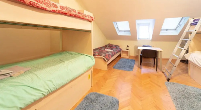 Кровать в общем номере Ana Hostel