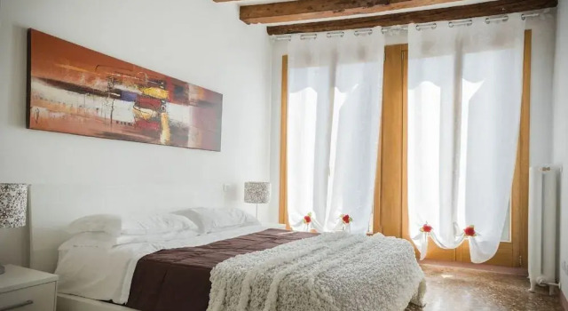 Dorsoduro Charme Apartments by Wonderful Italy