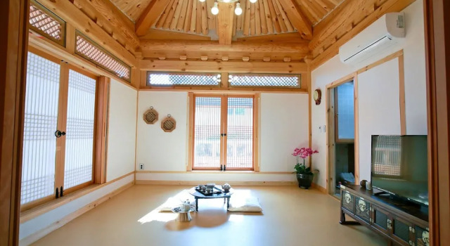 Wiyeonjae Hanok Stay, Забронировать Гостевой дом Отели Кёнджу с парковкой, рядом с Ледяное хранилище Сокпинго, Парковка