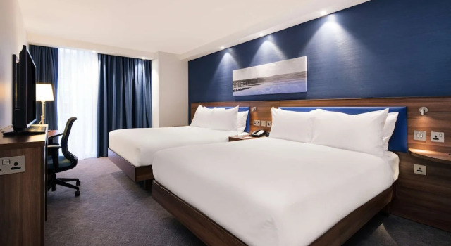 Четырёхместный номер Standard Hampton by Hilton Dundee City Centre