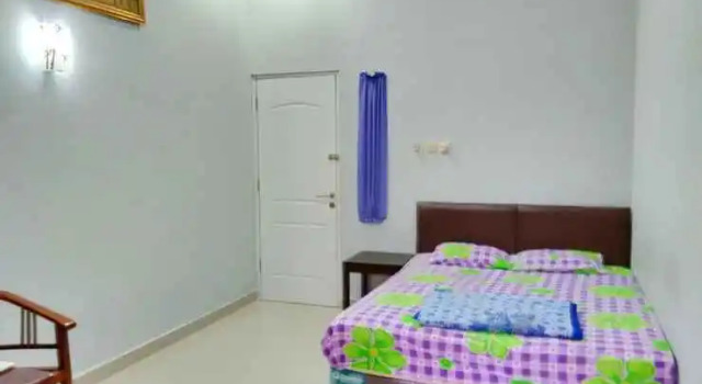 Puri Phunix Guest House Babarsari, Book Guesthouse Depok 