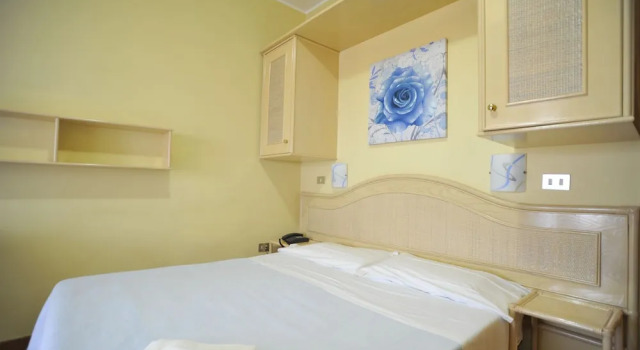 Habitación cuádruple Estándar con balcón Hotel la Praia