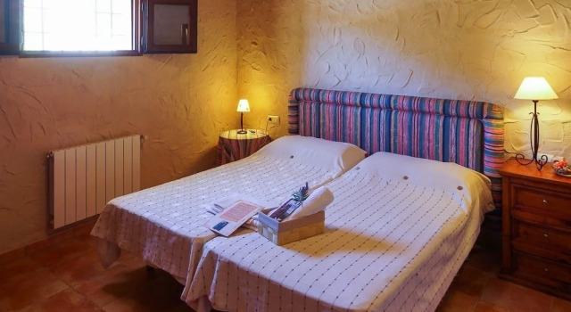 Casas de Ainás, Varaa Hotelli  