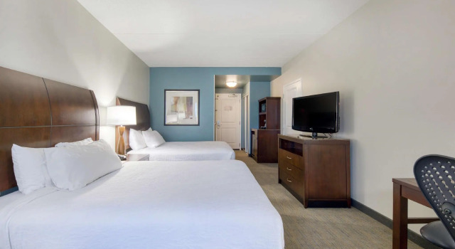 Четырёхместный номер Standard Hilton Garden Inn Durham Southpoint