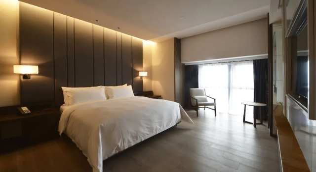 Люкс Classic KuanRong Luxury Suites Hotel - Daping Times Square