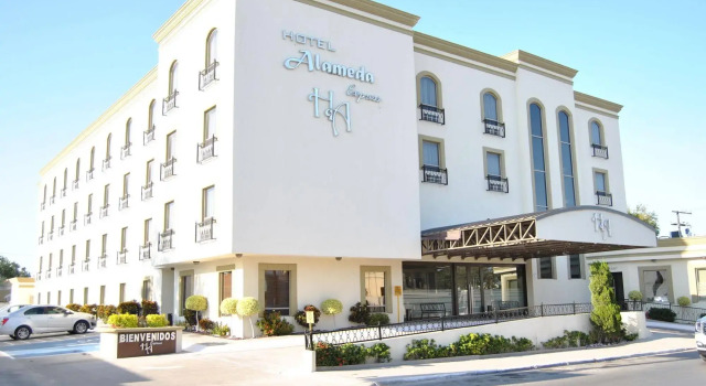 Hotel Alameda Express, Rezervovat Hotel Hotely v Matamoros s parkováním, Parkování