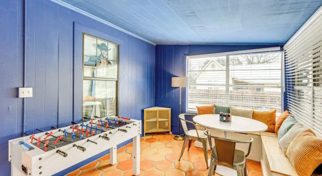 Walk to Main Street: Cottage w/ Deck in Bandera!, Забронировать Дом для отпуска Бандера Texas Hill Country, рядом с Bandera City Park